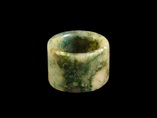 A NEPHRITE THUMB RING