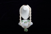 A SET OF PEARL AND JADE JEWELRY