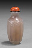 A CARVED AGATE MELON SHAPED SNUFF BOTTLE