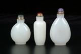 THREE WHITE COLOR GLASS SNUFF BOTTLES