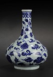 A BLUE AND WHITE 'FLOWERS' VASE