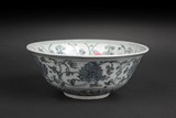 A BLUE AND WHITE 'LOTUS FLOWERS' BOWL