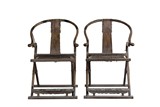 A PAIR OF HORSESHOE BACKED CHAIRS
