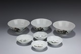A GROUP OF SEVEN FAMILLE ROSE BOWLS AND DISHES