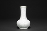 A SMALL GE-TYPE VASE