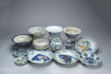 A SET OF THIRTEEN CHINESE BLUE AND WHITE PORCELAIN
