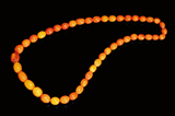 A NATURAL AMBER BEADS NECKLACE