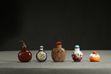 A GROUP OF FIVE VARIOUS SNUFF BOTTLES