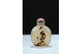 A AGATE CARVED 'DRAGON AND HORSE' SNUFF BOTTLE