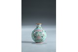 A TURQUOISE GROUND FAMILLE ROSE 'LOTUS' SNUFF BOTTLE