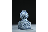 A BLUE AND WHITE 'BATS AND GOURDS' DOUBLE GOURD VASE