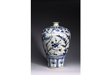 A BLUE AND WHITE 'FLORAL' MEIPING VASE
