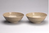 A PAIR OF CHINESE GE-TYPE BOWLS 