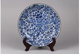 A LARGE BLUE AND WHITE 'FLOWERS' CHARGER